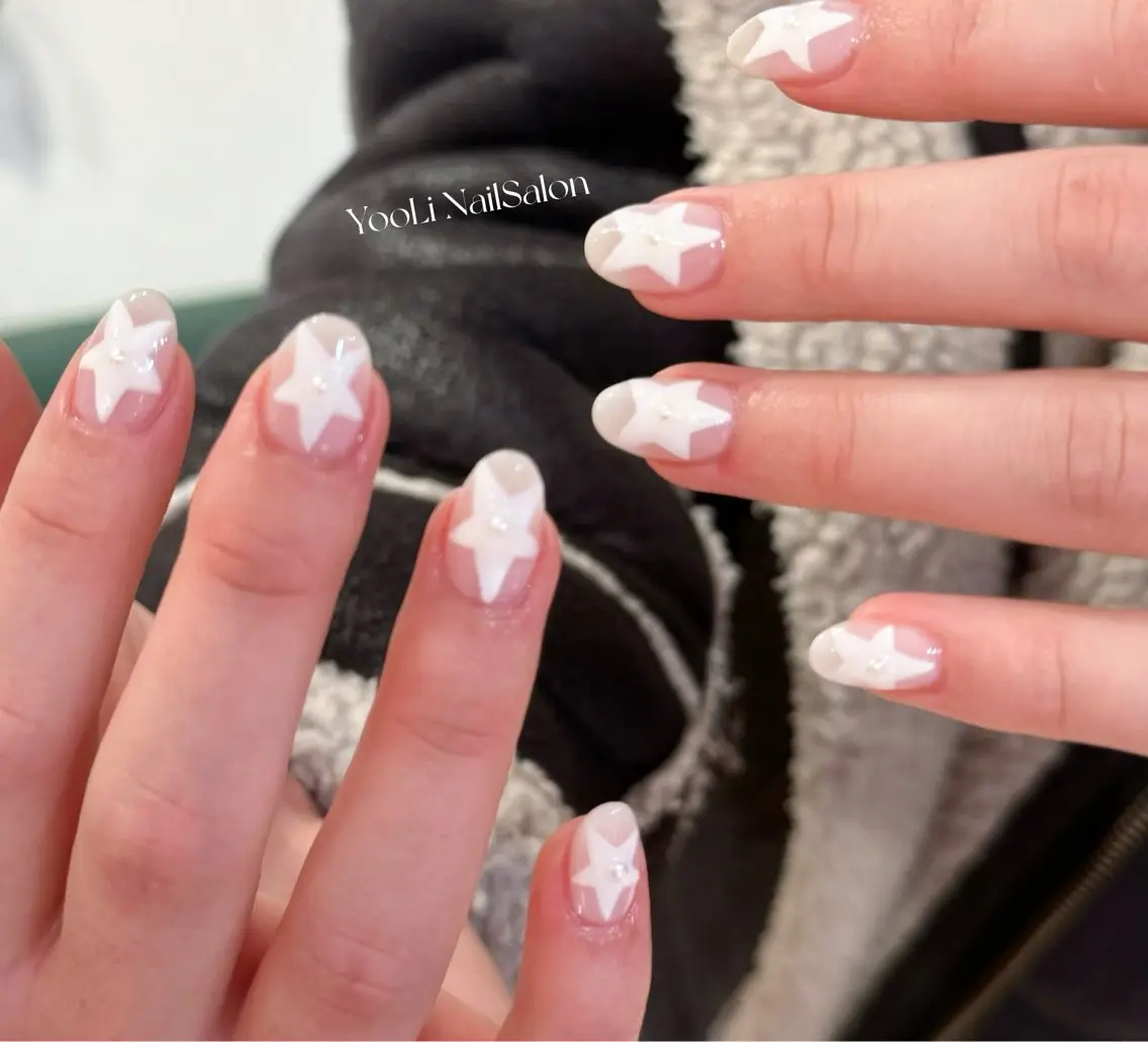 ネイル アートネイル オーロラネイル チークネイル フレンチネイル ガラスフレンチ 🎀🎀YooLi Nail Salonのネイルデザイン