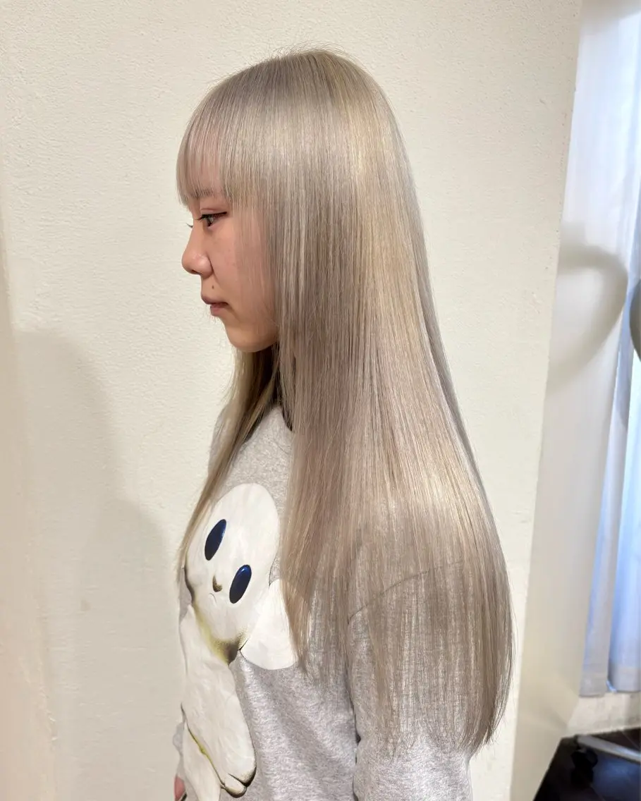 ロング カラー ブリーチ ブロンド ホワイトブロンド パ ルのヘアスタイル