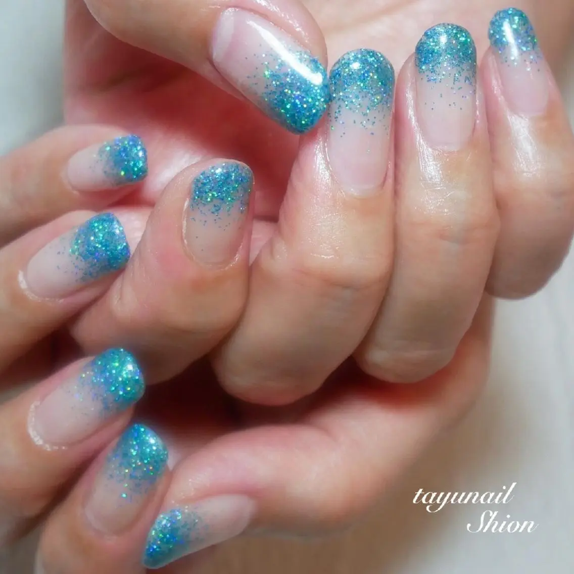 ネイル ブルー ジェルネイル グラデーション キラキラネイル ラメ(グリッター) ネイルサロン 【たゆnail】のネイルデザイン