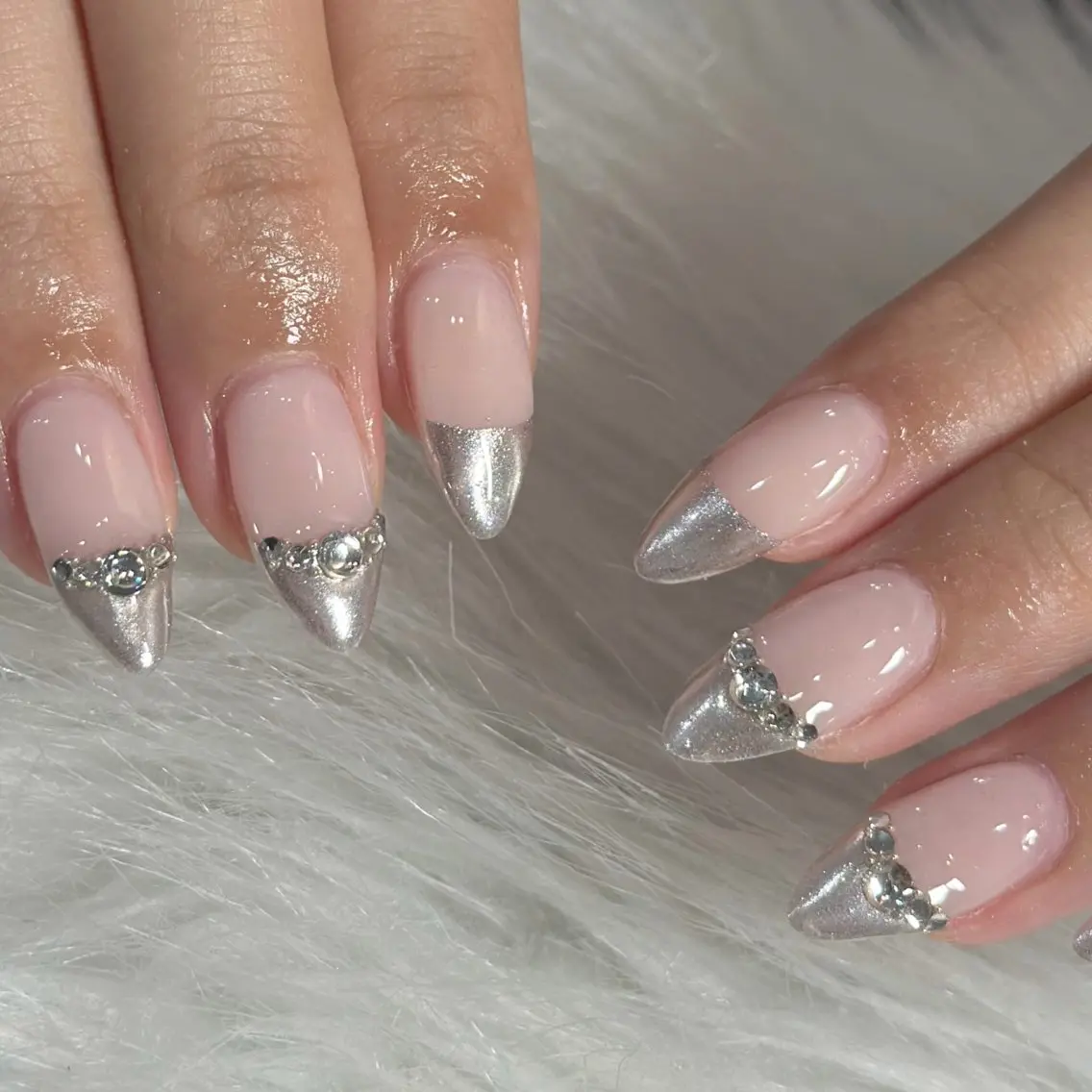 ネイル ハンドネイル フットネイル LAVISH nanamiのネイルデザイン