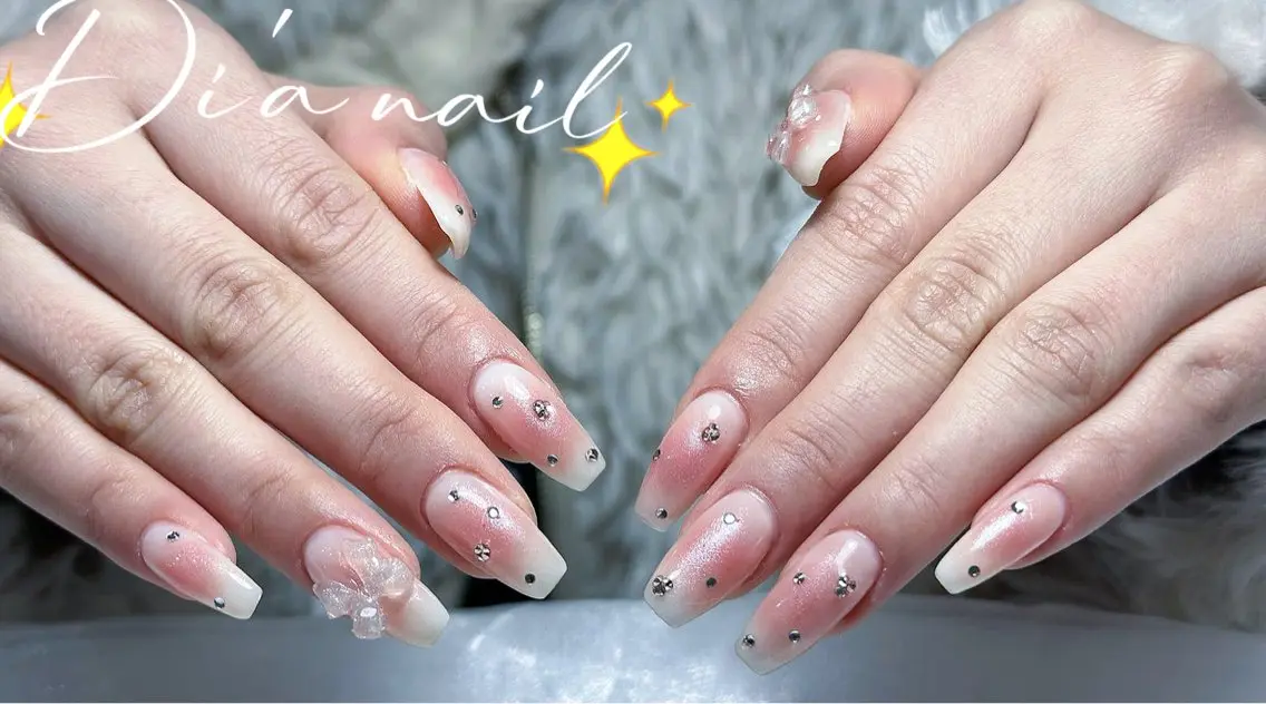 ネイル チークネイル ジェルネイル グラデーション マグネットネイル ニュアンスネイル Di'a nail ネイルサロンのネイルデザイン
