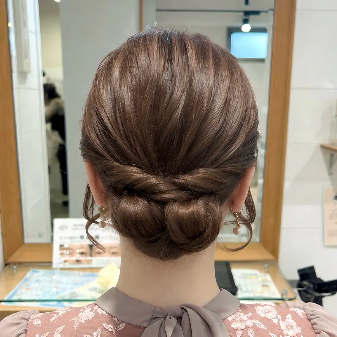 ミディアム ヘアアレンジ 成人式 卒業式のヘアスタイル ヘアセット シャドウパーマモデル セイノチヒロのヘアスタイル