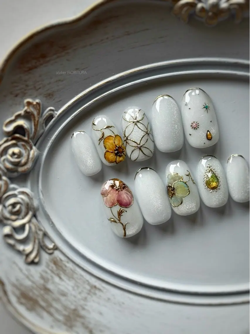 ネイル FIORITURA Maikoのネイルデザイン