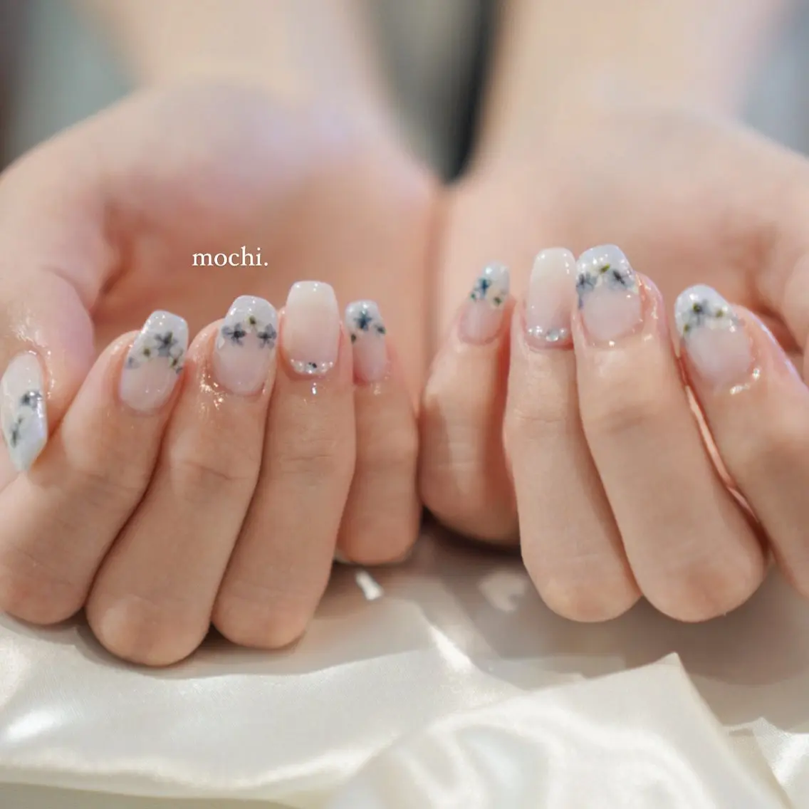 ネイル フレンチネイル マグネットネイル マグネットフレンチ ハンドネイル mochi. nail🌿のネイルデザイン