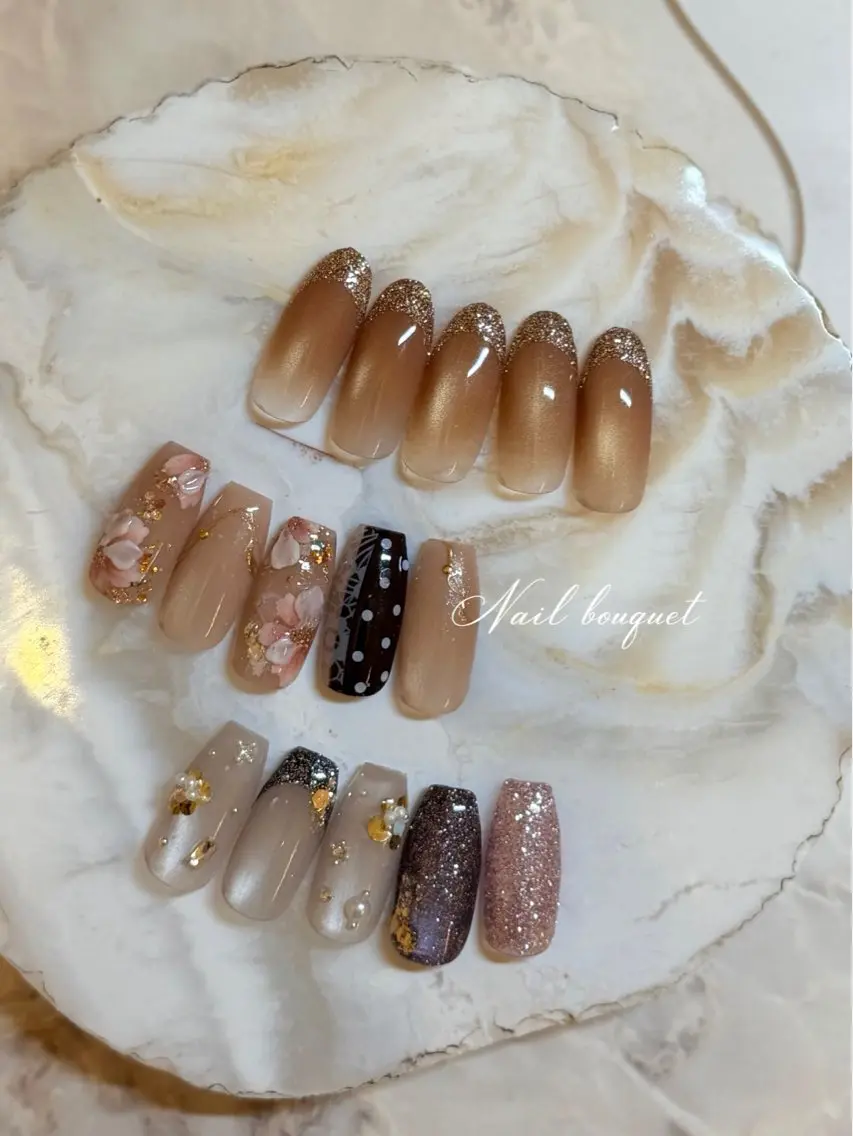 ネイル カジュアル フレンチネイル ガーリー キラキラネイル マグネットネイル ハンドネイル Nail bouquetのネイルデザイン