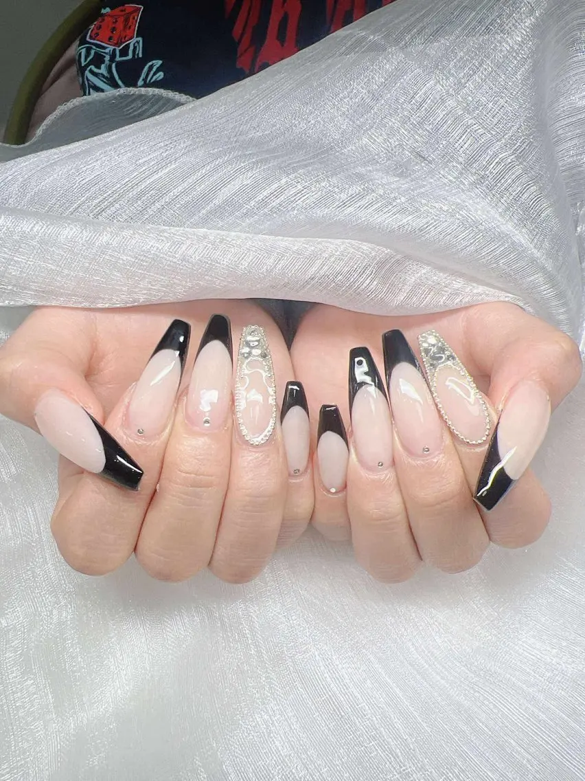 ネイル 長さ出し グラデーション 卒業式 キラキラネイル マグネットネイル ハンドネイル Lee Nailsのネイルデザイン
