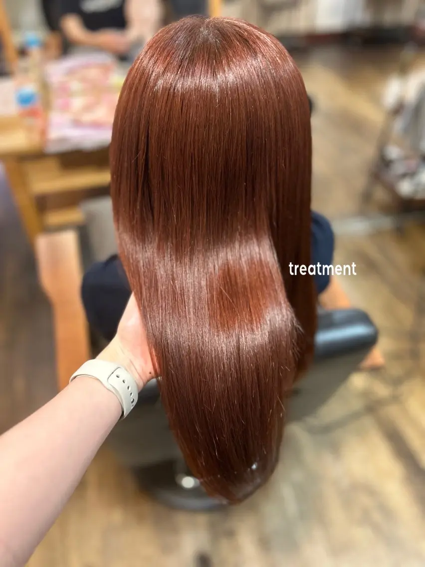 【最上級の艶髪へ🪽】カット✂️＋艶カラー＋oggi mutaトリートメント🐩の写真