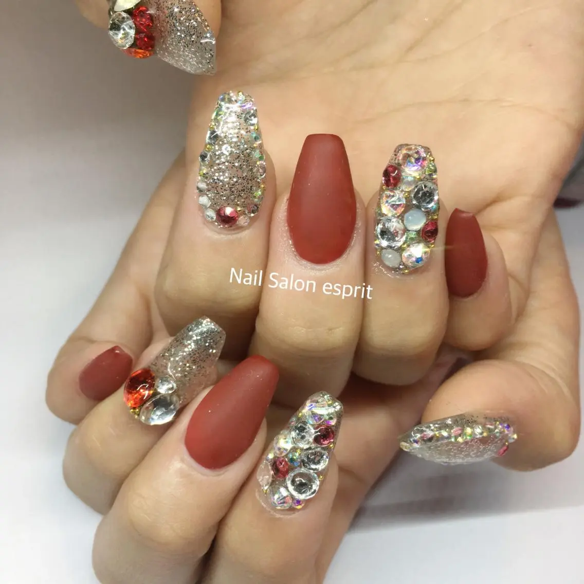 ネイル マットネイル 赤色 Nail Salon espritのネイルデザイン