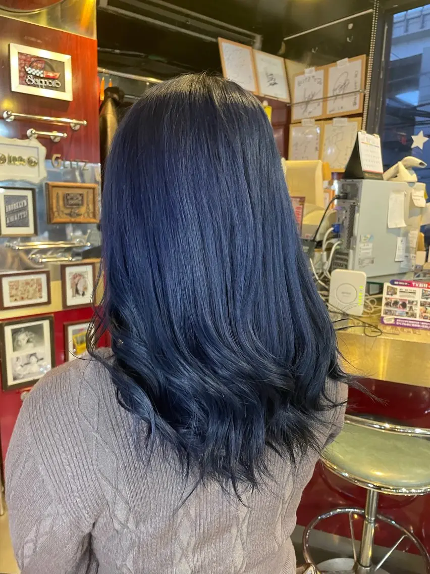 カラー ブルーカラー ネイビーカラー 👑派手髪/カット 👑ANRYのヘアスタイル
