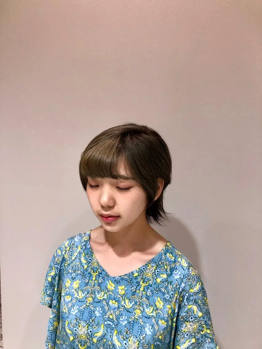 カット ヘアカラー(根元2センチ以内)の写真