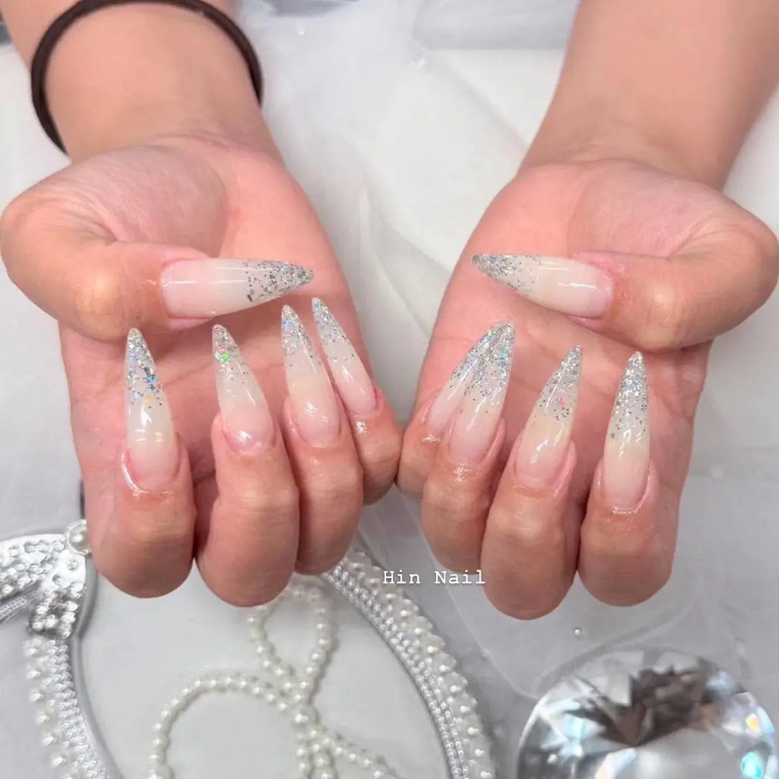 ネイル チークネイル ドット フットネイル フレンチネイル グラデーション ハンドネイル HIN NAILのネイルデザイン