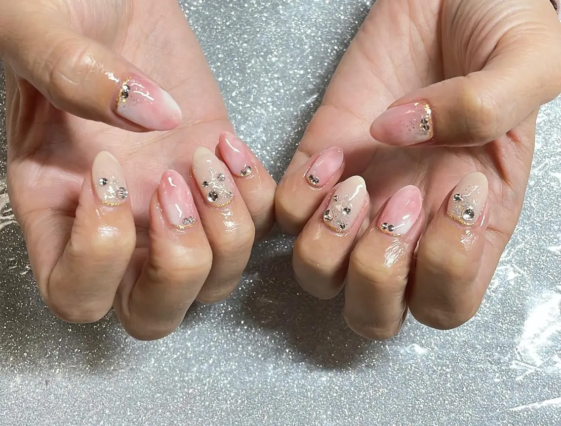 ネイル ハンドネイル VIERU 🌈🎀💖のネイルデザイン