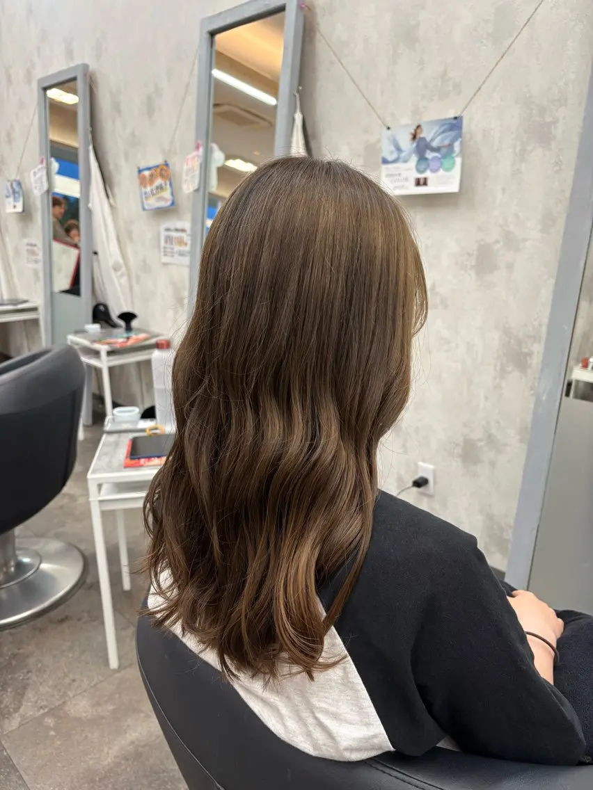 ロング カラー 藤田 麗安のヘアスタイル