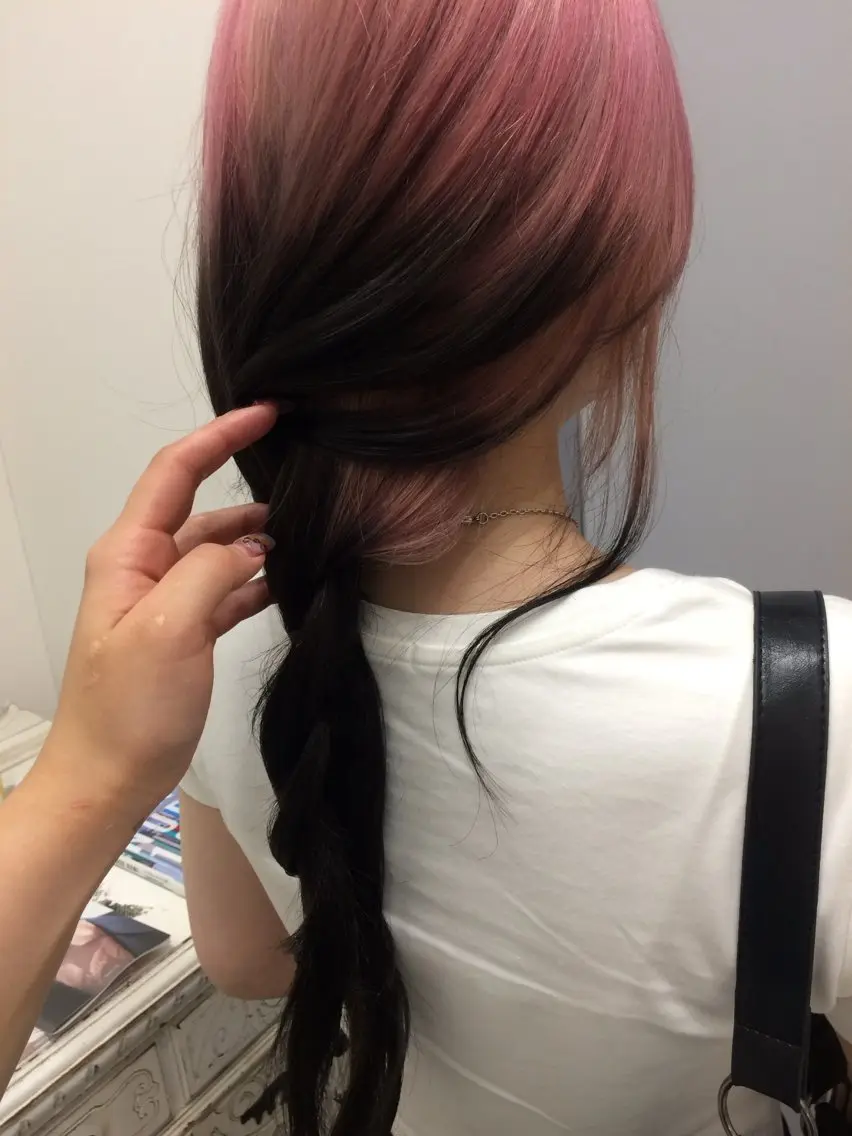 セミロング カラー ハイトーンカラー カット ヘアカラー 杏華レイヤー/ パーマ/ハイトーンのヘアスタイル