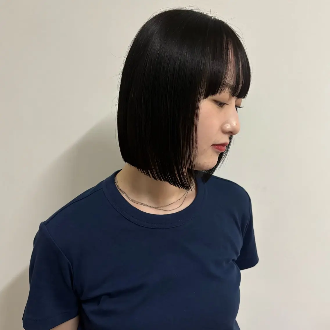 ぷつっと切りっぱなしボブカットの写真