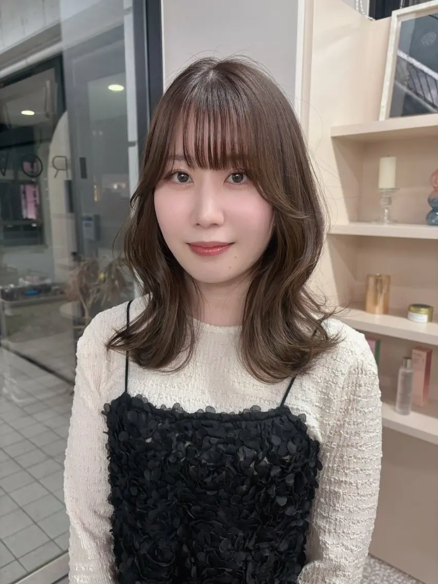 ミディアム nanami IROW大名のヘアスタイル