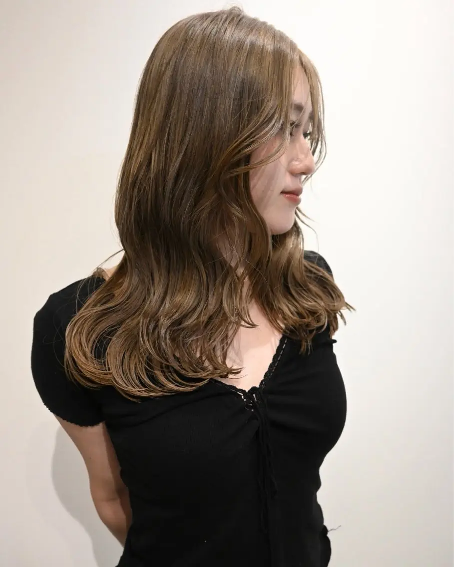 セミロング カラー カット ヘアカラー 田中 遥陽のヘアスタイル
