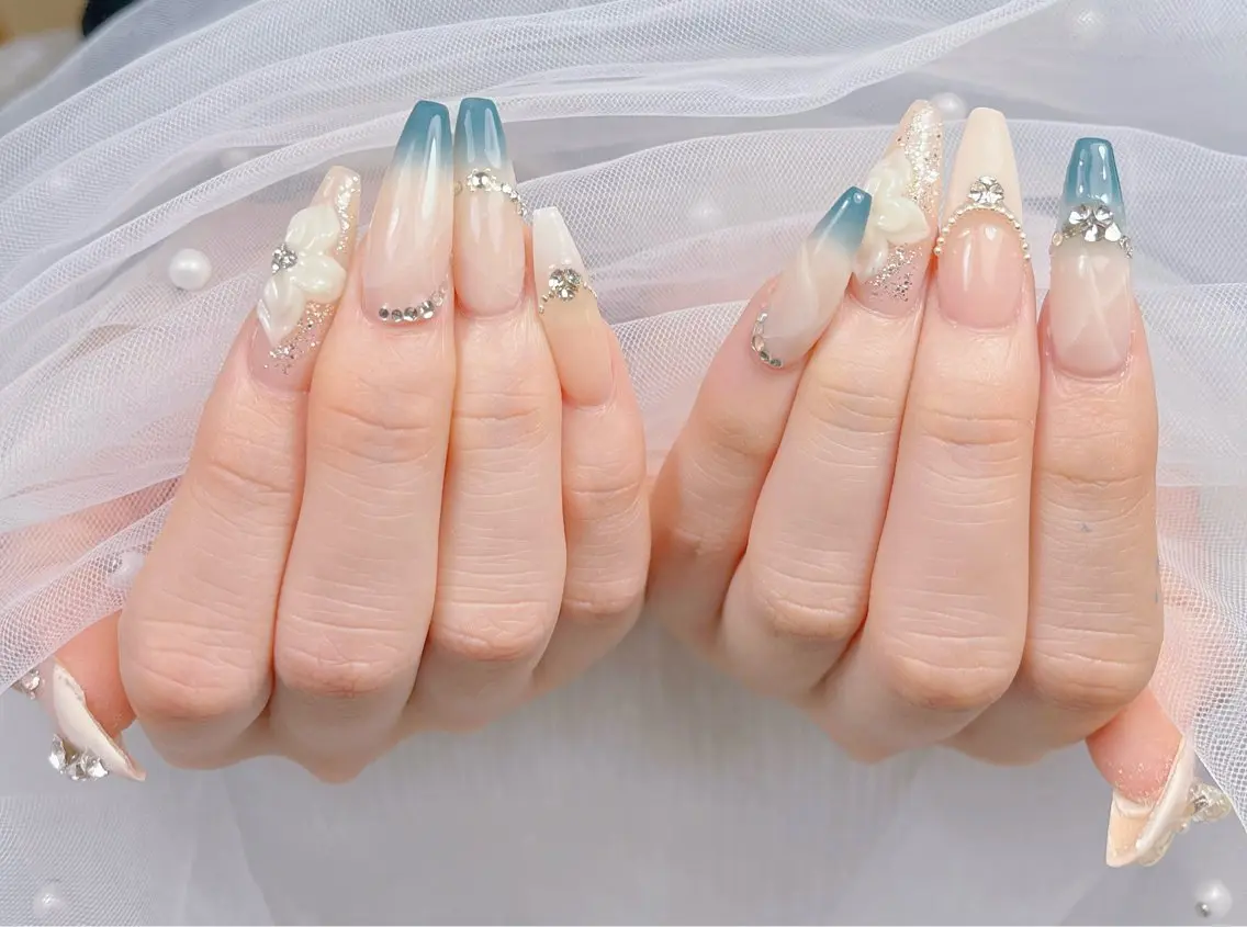 ネイル アートネイル オーロラネイル チークネイル 長さ出し フットネイル Miya _nailのネイルデザイン