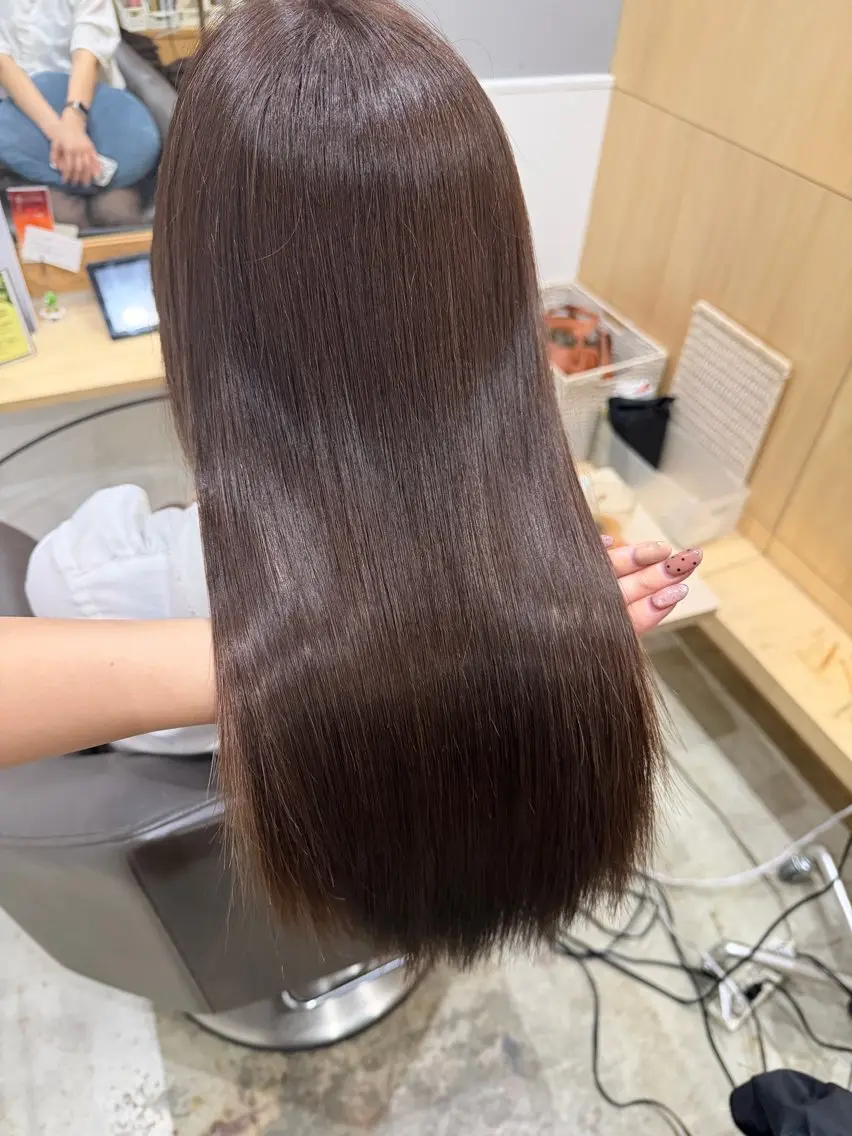 ミディアム miloc MOMOKAのヘアスタイル