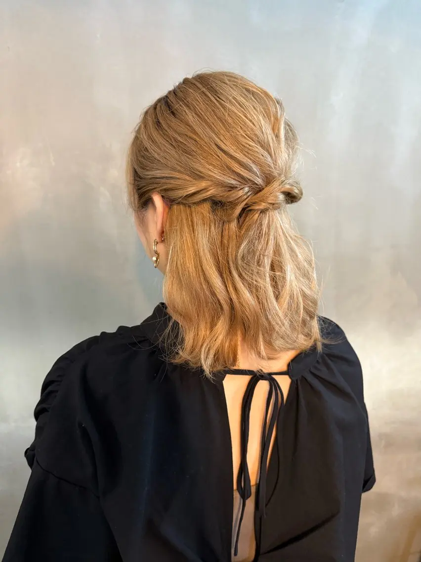 ミディアム デート 佐伯 桃のヘアスタイル