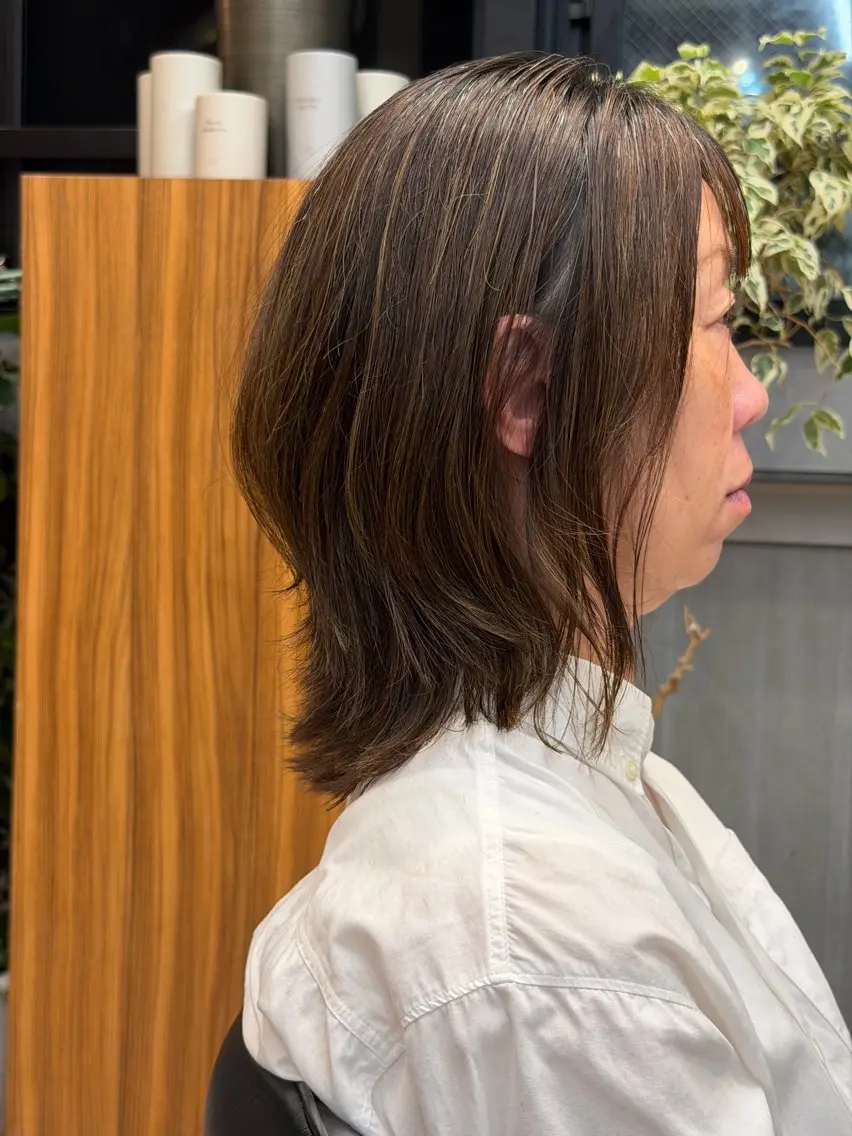 セミロング ハイライト レイヤーカット ヘアカラー elima. 池田紗矢香💝のヘアスタイル