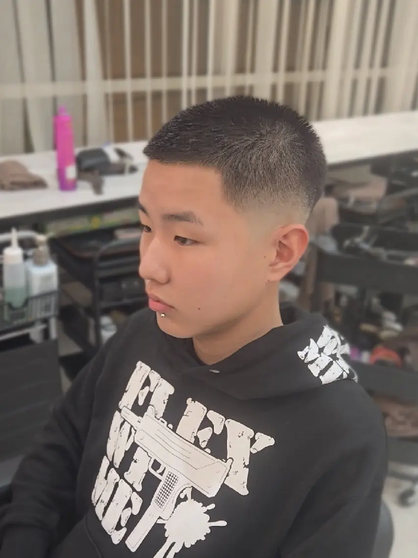 メンズ ショート フェードカット バズカット カット ヘアセット LEN名古屋/パーマ 海外ヘア/メンズ特化のヘアスタイル