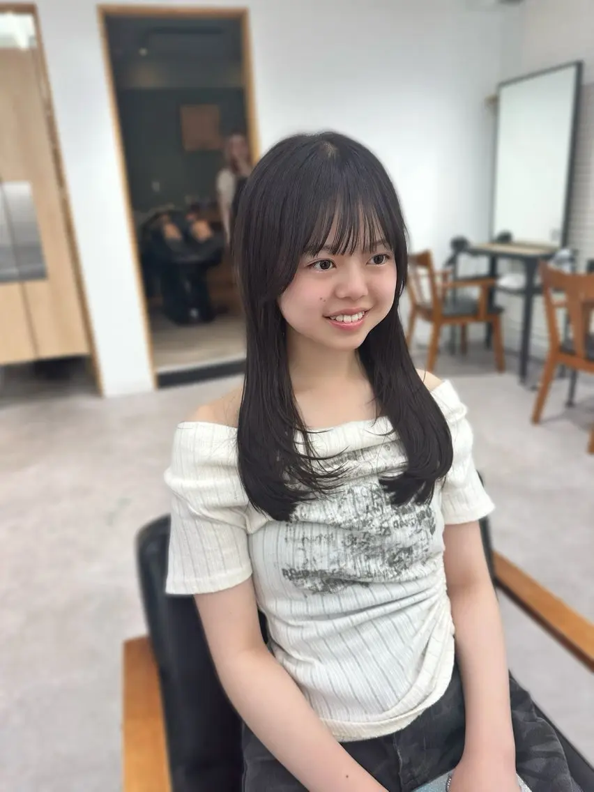 セミロング カラー パーマ ヘアアレンジ メンズ キッズ カット トリートメント レイヤーカット/ 巻ける縮毛矯正のヘアスタイル