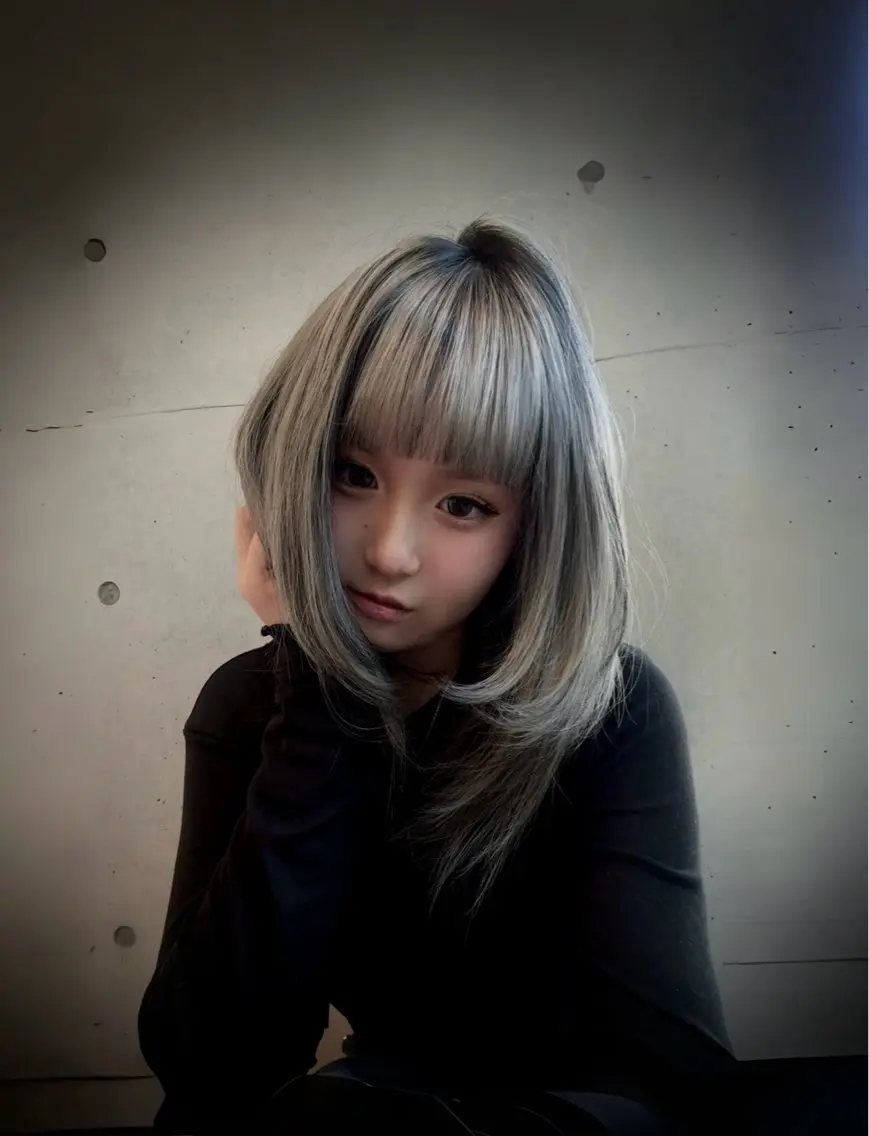 セミロング ヘアカラー Kisei/デザイン /ハイトーンカラーのヘアスタイル
