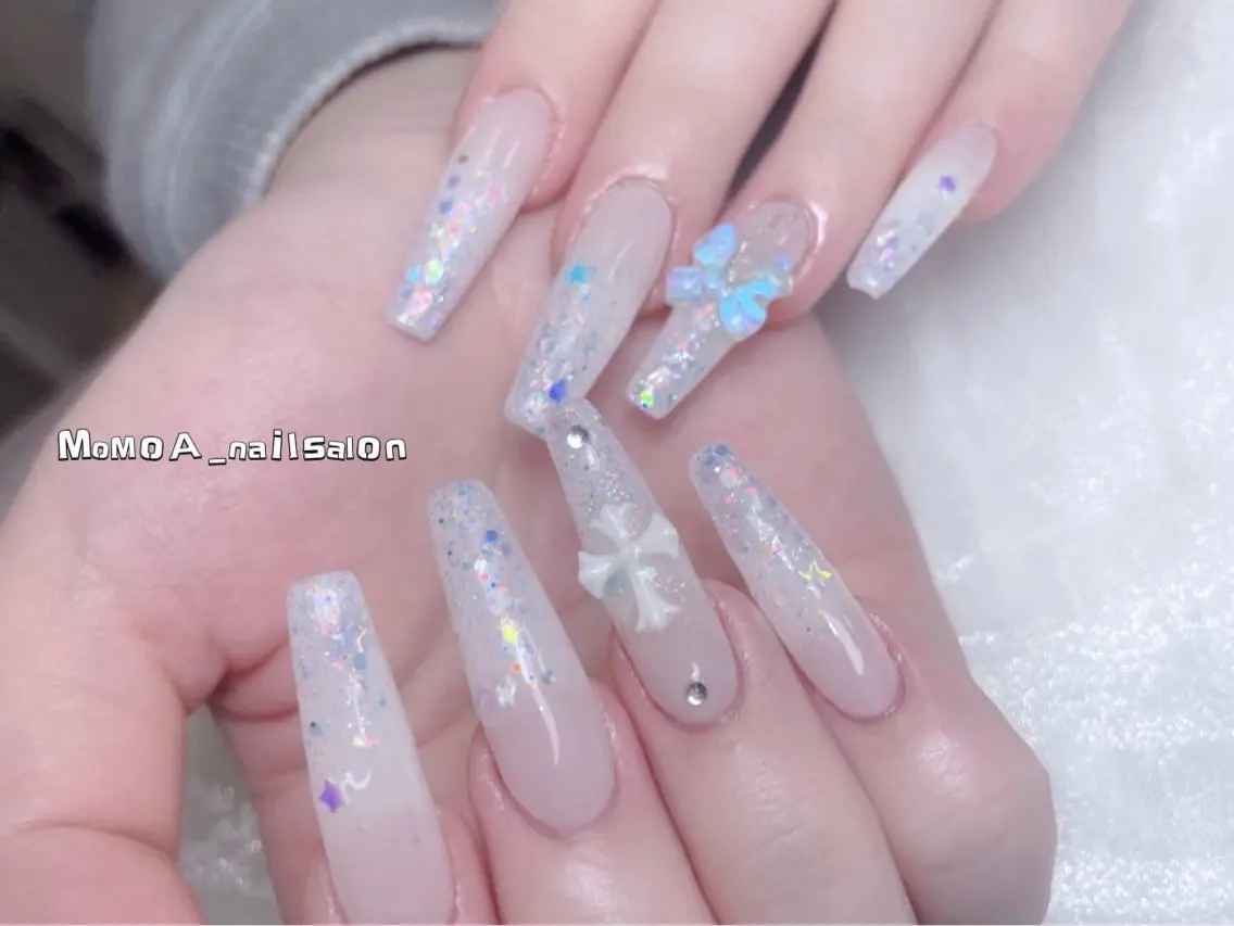 ネイル グラデーション キラキラネイル マグネットネイル スカルプネイル 冬ネイル ハンドネイル kawaiiko サロンのネイルデザイン