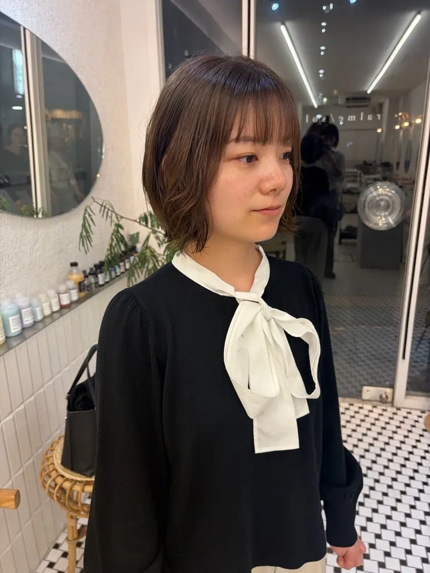 ショート まろやかベージュ🤎 艶カラー🔔リンのヘアスタイル