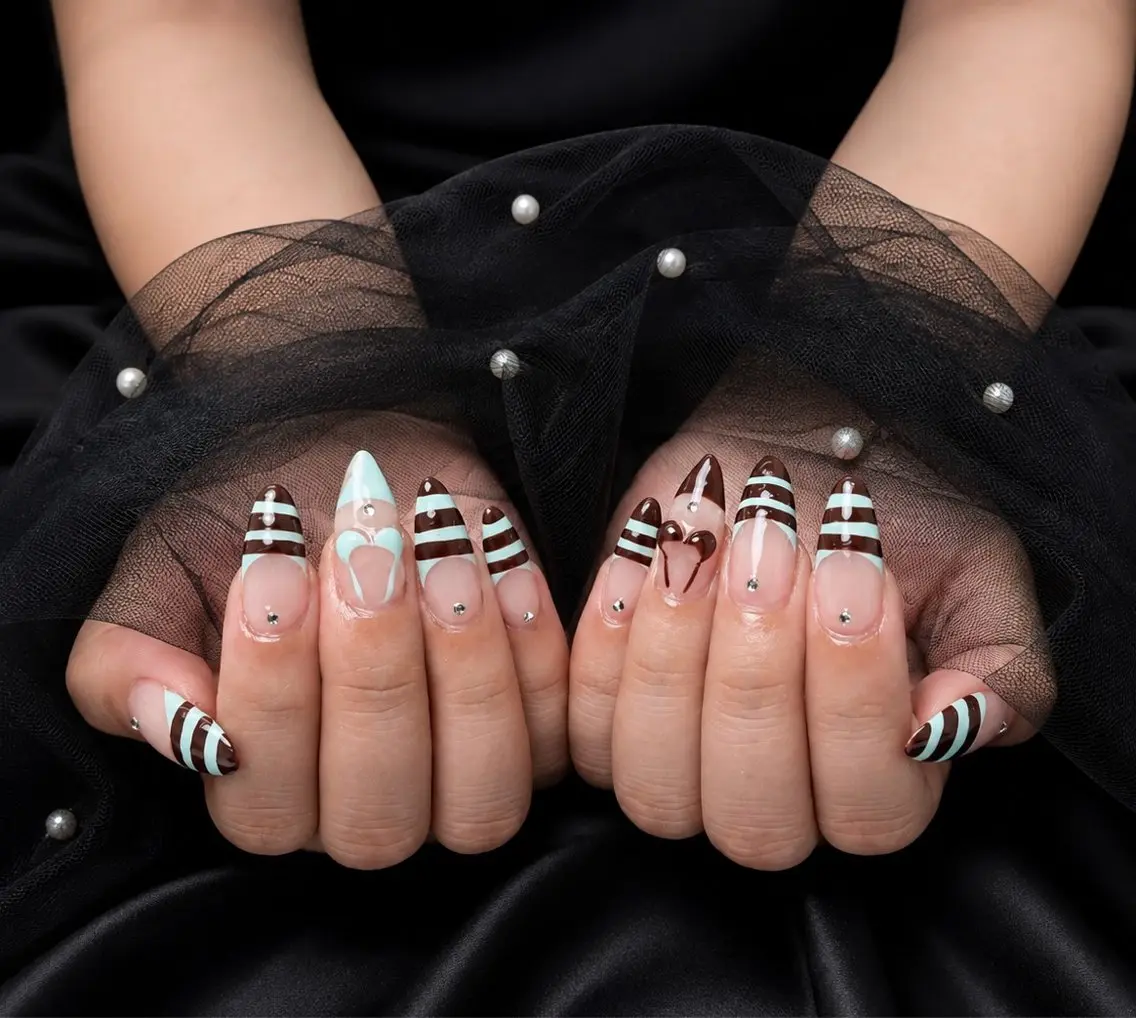 ネイル フレンチネイル ジェルネイル 韓国ネイル マグネットネイル 持ち込み ハンドネイル Royal Nailのネイルデザイン