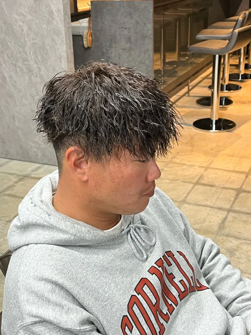 パーマ メンズ 岡本 悠聖のヘアスタイル
