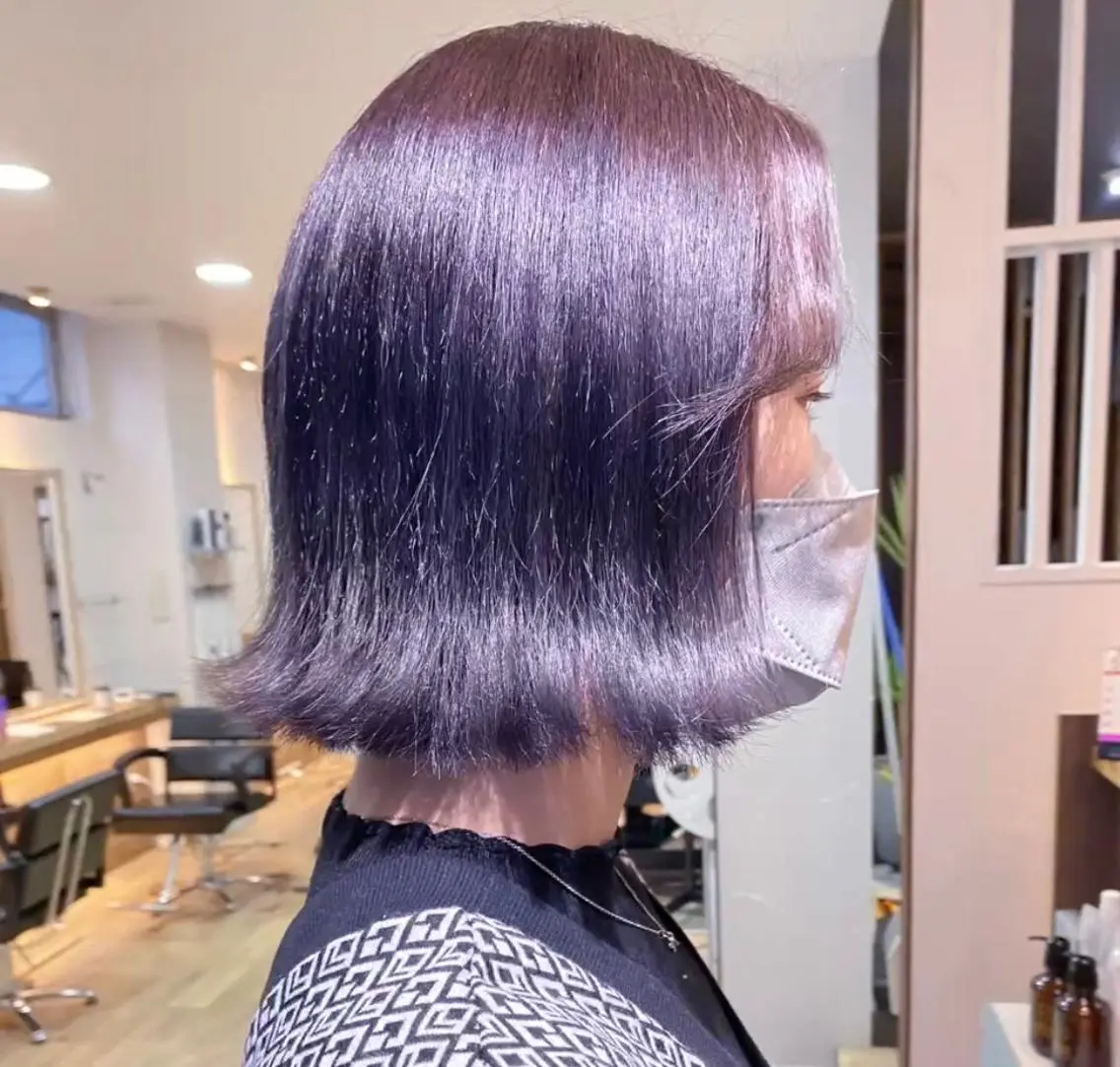 ショート カラー パープルカラー 横尾 歩のヘアスタイル