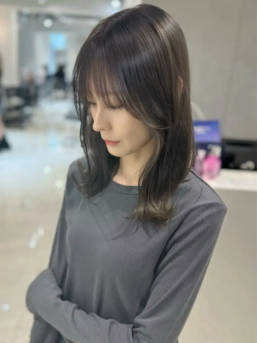 ミディアム カラー カット ヘアカラー トリートメント 韓国風ハッシュカット 似合わせレイヤー池袋のヘアスタイル