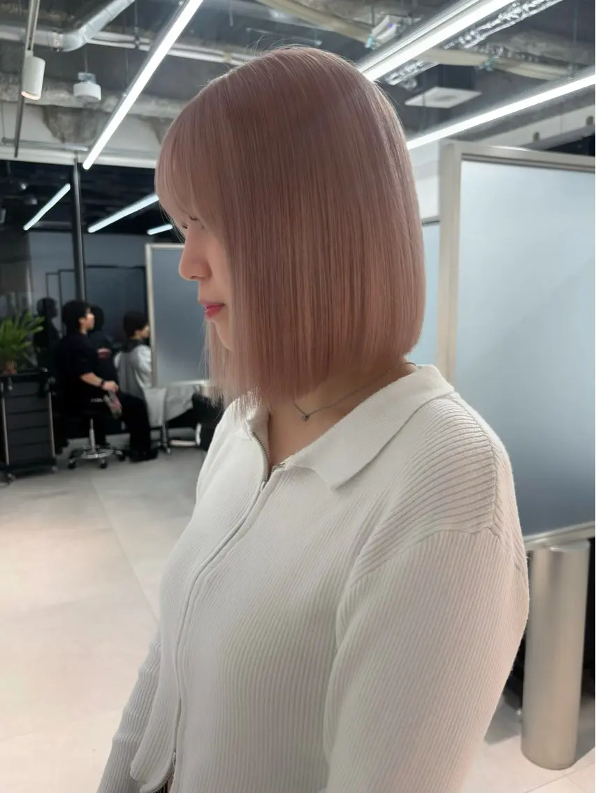ショート カラー ブリーチ カット ヘアカラー トリートメント 𝗺𝗶𝗸𝘂♡ 似合わせ🎀のヘアスタイル