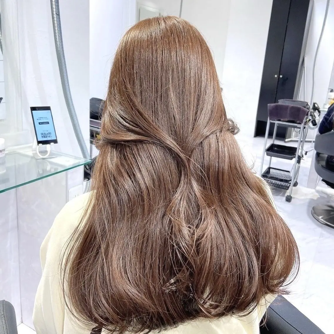 ロング カラー ヘアアレンジ ブリーチ ブリーチなしカラー 髪質改善 🫧モテる💗ダメー ジレスハイトーン🫧のヘアスタイル