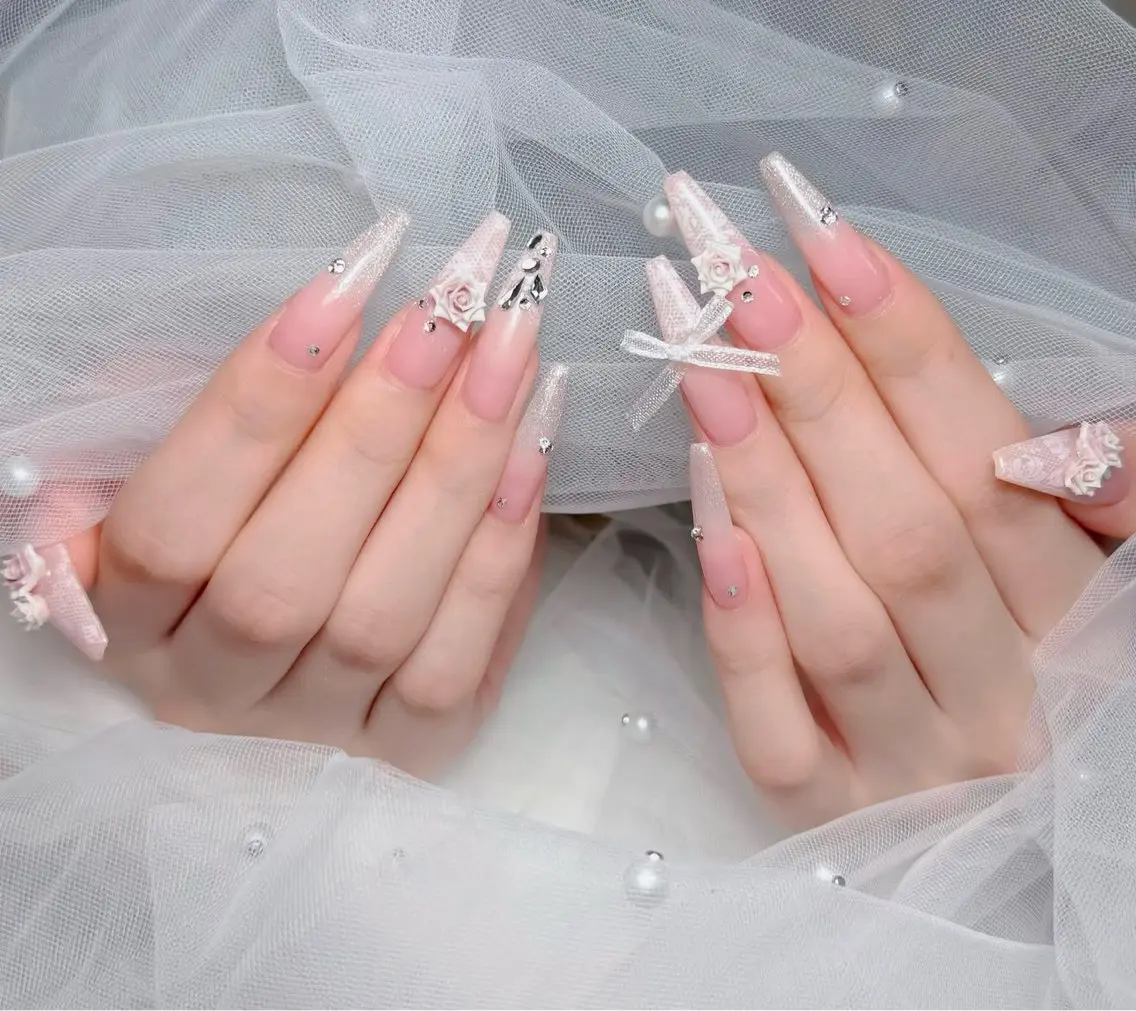 ネイル アートネイル チークネイル フレンチネイル ジェルネイル ガーリー HAPPI NAIL 大国町のネイルデザイン