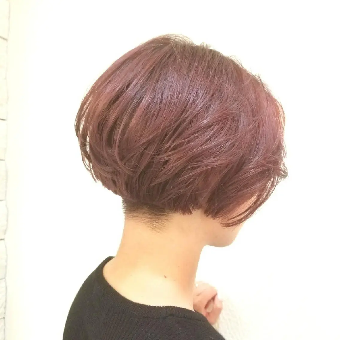 ショート カラー ピンクカラー 刈り上げ カット ヘアカラー Le Lien カジのヘアスタイル