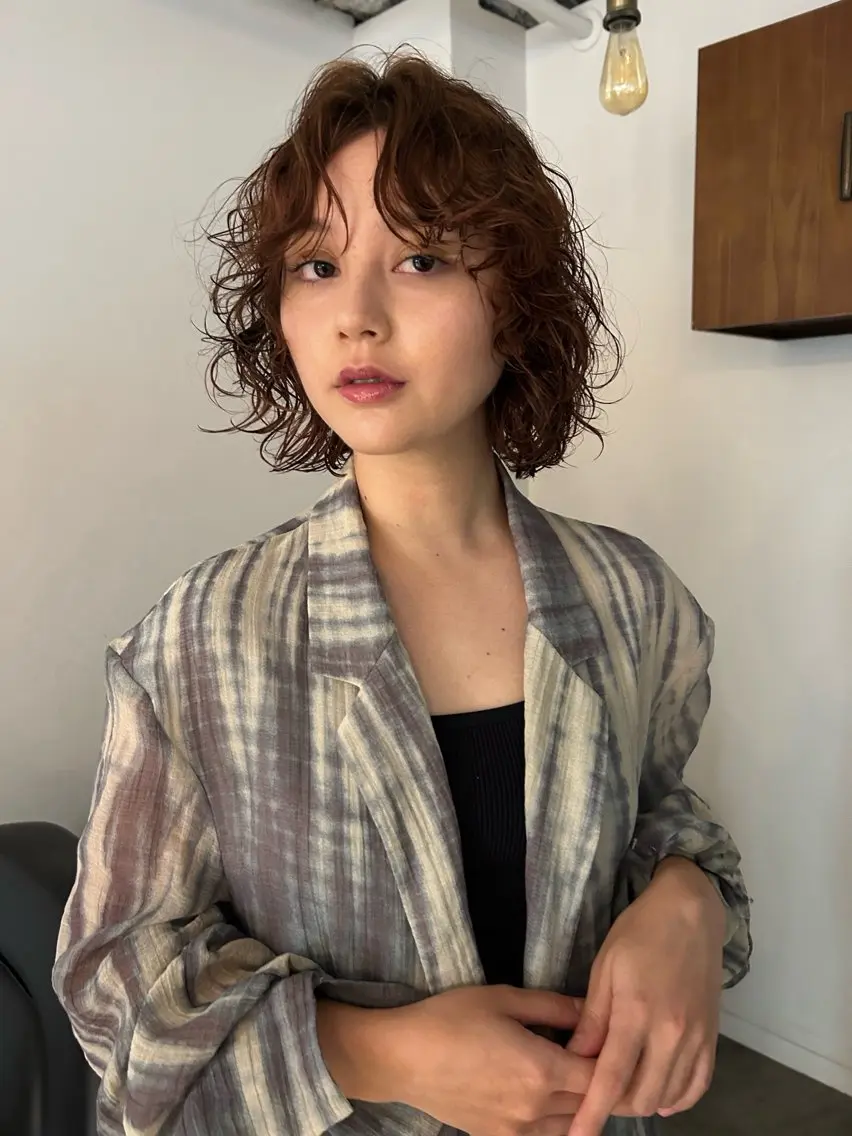 ミディアム カラー パーマ ミディアムレイヤー ミディアムパーマ ブラウンカラー レイヤーカット カット ヘアカラー パーマ 村上雅人 ナチュラルモードのヘアスタイル