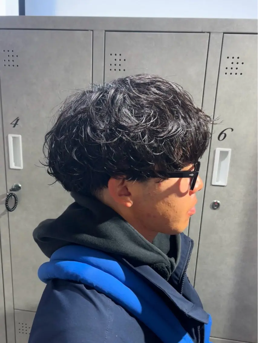 ショート カラー パーマ メンズ カット パーマ 【シャドウパーマ センターパート】義心のヘアスタイル