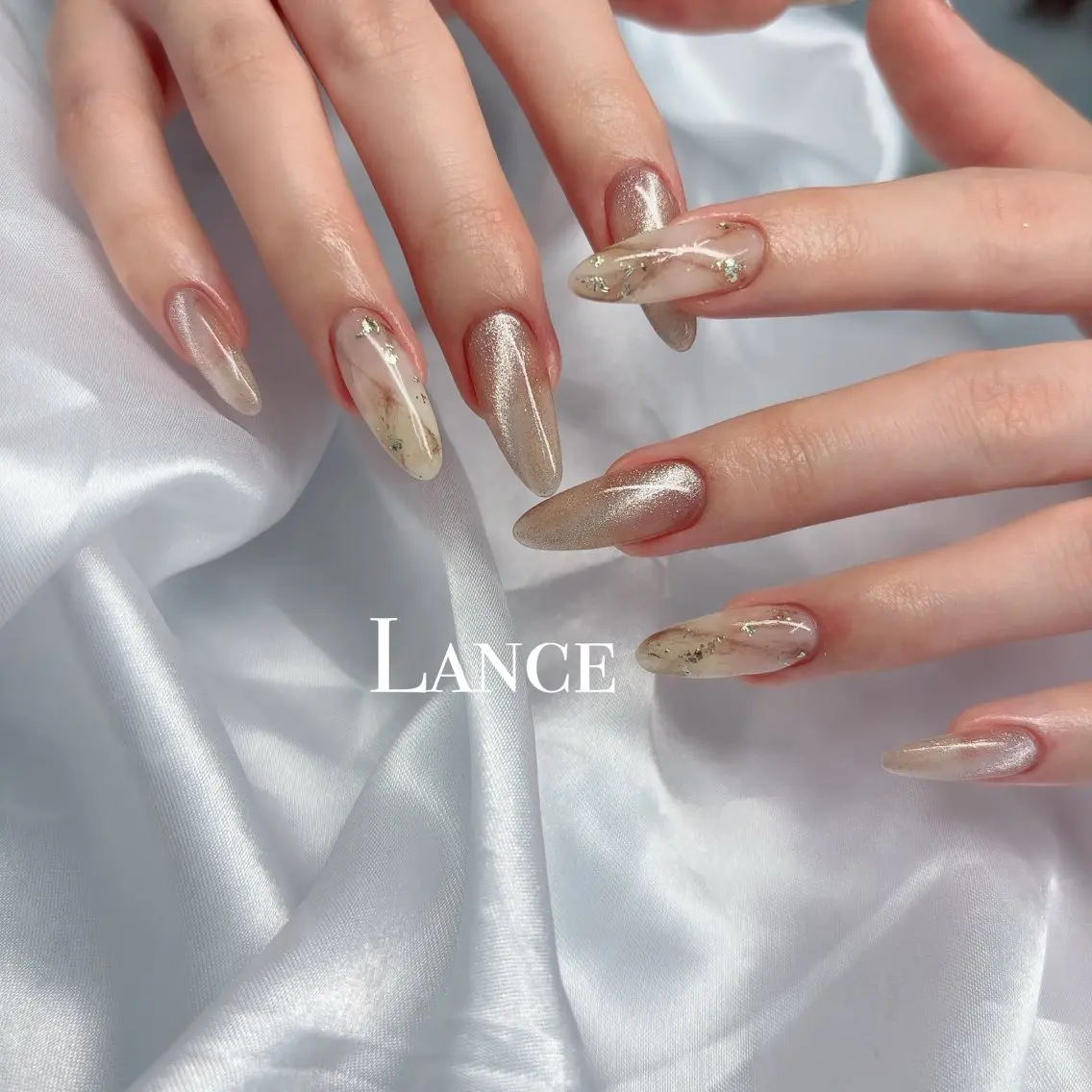 ネイル オーロラネイル フットネイル 氷ネイル・うるうるネイル キラキラネイル 韓国ネイル ハンドネイル Lance nailのネイルデザイン
