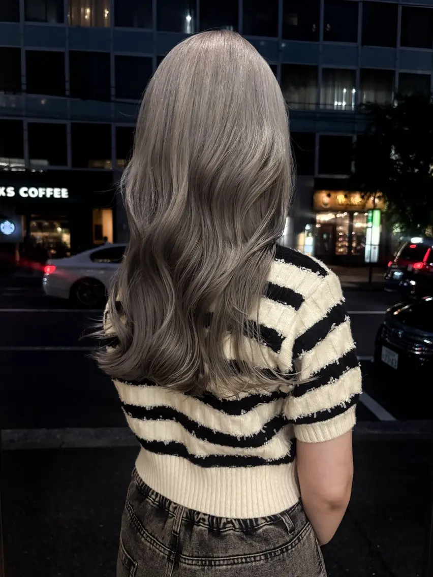 ミディアム カラー ヘアカラー yiye shioriのヘアスタイル