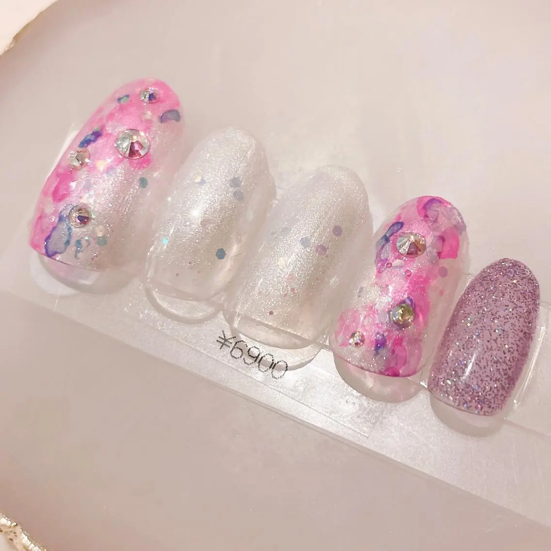 ネイル キラキラネイル ラメ(グリッター) ニュアンスネイル ホワイト ハンドネイル CHIARA nailsのネイルデザイン