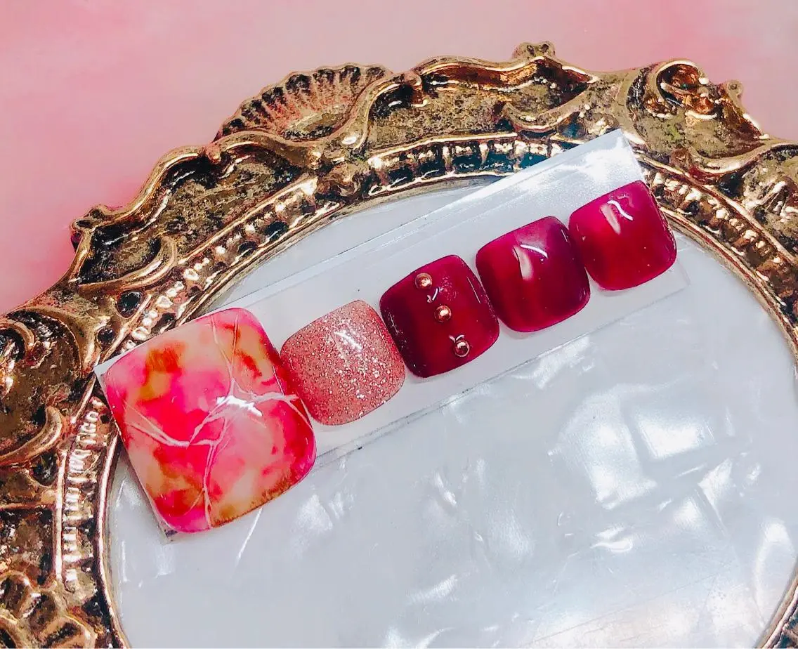 ネイル フットネイル フットネイル CROWN プライベートサロンのネイルデザイン
