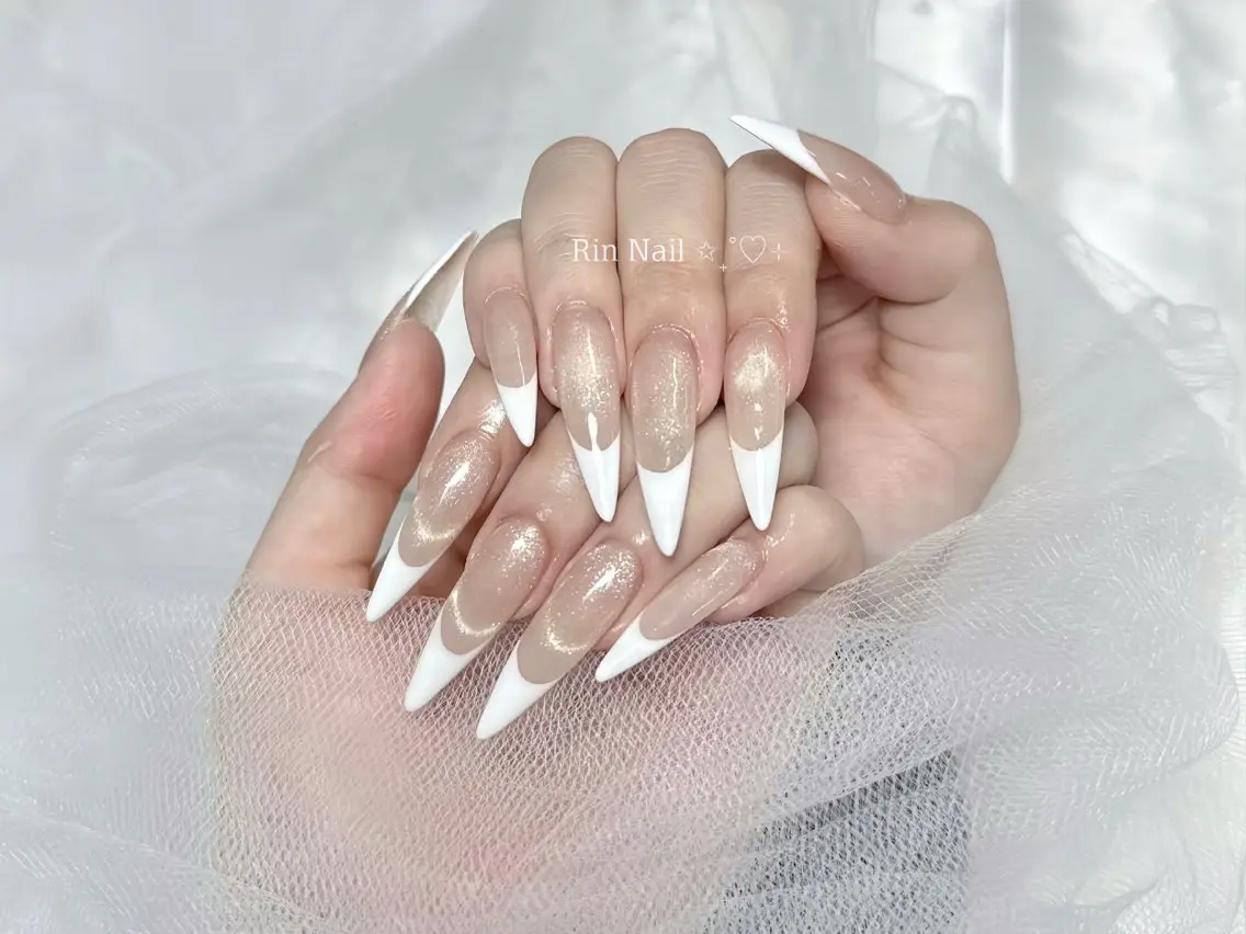 ネイル ボルドー フレンチネイル グラデーション キラキラネイル 韓国ネイル ハンドネイル Rin Nail Shinokuboのネイルデザイン