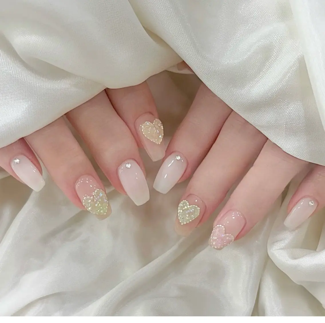 ネイル アニマル柄 オーロラネイル チークネイル フラッシュネイル ジェルネイル ハンドネイル Tira Nailのネイルデザイン