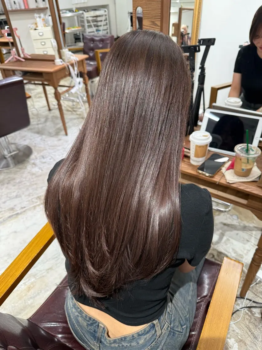 ロング カラー 透明感カラー ヘアカラー トリートメント カナ：ホワイトカラー /ピンクカラー‎のヘアスタイル