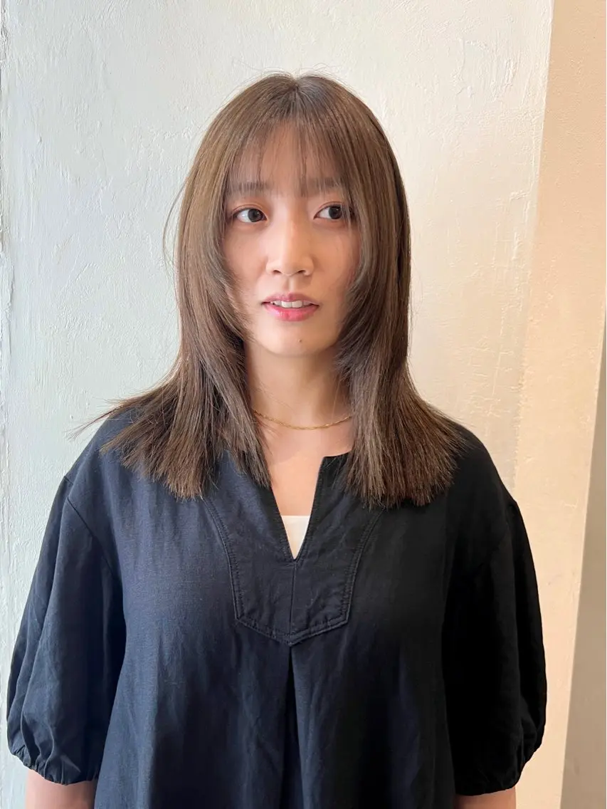 セミロング カラー パーマ セミロングパーマ ベージュカラー ブリーチ ブリーチなしカラー オリーブベージュ ショート& パーマ　坂本のヘアスタイル
