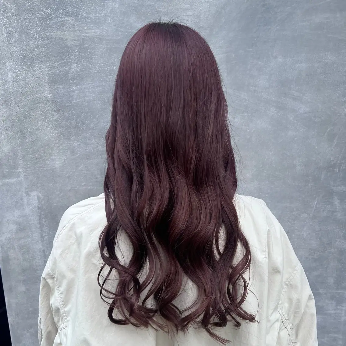 ロング カラー ブリーチ ピンクカラー ヘアカラー 野崎 桃実のヘアスタイル