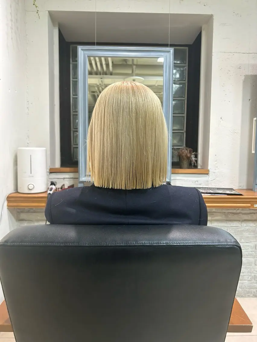 ショート カラー ハイトーンカラー ボブ みすず🫧/ ハイトーンのヘアスタイル